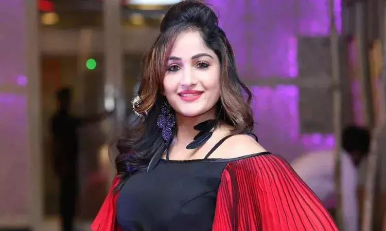 సినీ నటి మాధవీలతపై కేసు సినీ నటి మాధవీలతపై కేసు