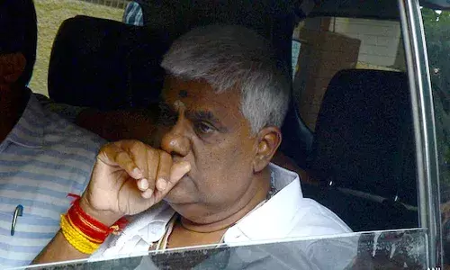 లైంగిక వేధింపుల కేసులో మాజీ ప్రధాని త‌న‌యుడికి ఊర‌ట‌