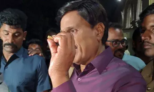 National News, Karnataka, Bangalore, Gali Janardhan Reddy, Nara Bharat Reddy, Bellary, Congress, political violence