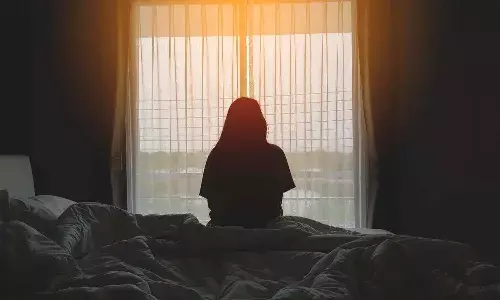 Hyderabad, cafe employee, woman house, Manikonda, assaulted, Crime