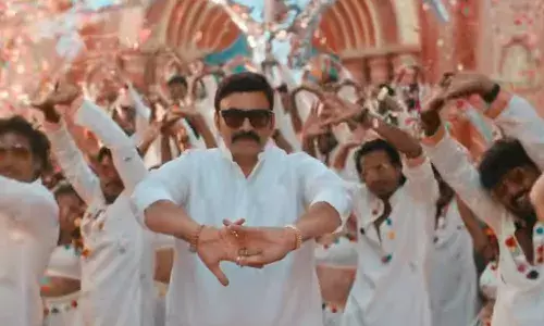 Video : పిఠాపురం ఎమ్మెల్యే తాలూకా అంటున్నారు.. స్పెషల్ అప్పియరెన్స్తో సర్ప్రైజ్ ఇచ్చిన ఆర్ఆర్ఆర్