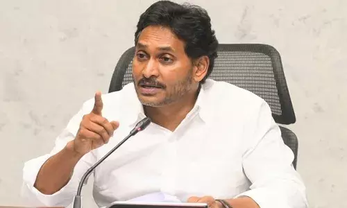 అది చాలా తప్పు : వైఎస్ జగన్ అది చాలా తప్పు : వైఎస్ జగన్