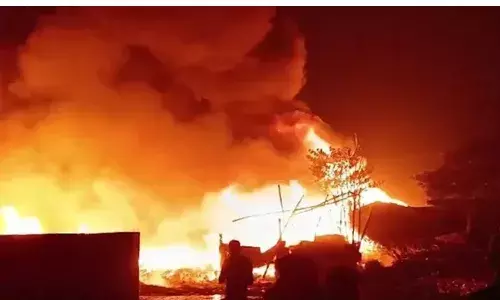 మోమో ఫ్యాక్టరీలో భారీ అగ్నిప్రమాదం.. ముగ్గురు మృతి.. ఆరుగురు మిస్సింగ్‌..!