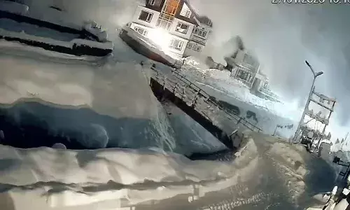 Massive avalanche,Jammu and Kashmir, Sonamarg, tourist resort