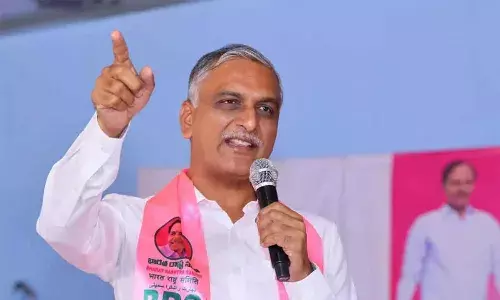 కేసీఆర్‌కు సిట్‌ నోటీసులు.. హరీశ్‌రావు స్పంద‌న ఇదే..!