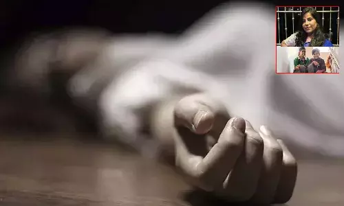 రైలు కిందపడి ఒకే కుటుంబానికి చెందిన ముగ్గురి ఆత్మహత్య రైలు కిందపడి ఒకే కుటుంబానికి చెందిన ముగ్గురి ఆత్మహత్య