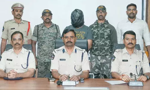 అంతర్జాతీయ ఎర్రచందన స్మగ్లర్ అరెస్ట్