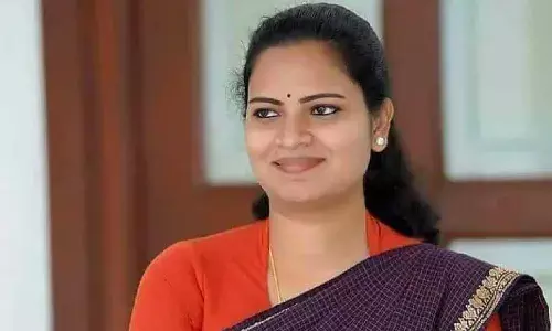 విడదల రజనిపై కేసు నమోదు