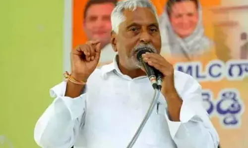 నా మెడ కోశారు.. మున్సిపల్ టిక్కెట్ల కేటాయింపుపై కాంగ్రెస్ సీనియ‌ర్ నేత అసంతృప్తి