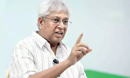 అంబటిని పరామర్శించిన ఉండవల్లి