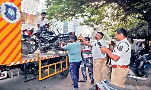 Telangana, Hyderabad Traffic Police, Unlicensed Drivers, Traffic police