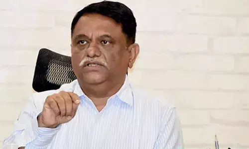 ఫార్ములా-ఈ కార్ రేస్లో కీలక పరిణామం ఫార్ములా-ఈ కార్ రేస్లో కీలక పరిణామం