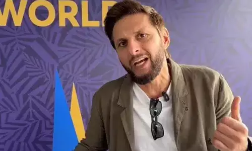 వారిని జట్టు నుండి పీకేయండి : అఫ్రీది