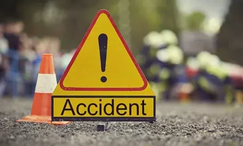 హైదరాబాద్‌లో టిప్పర్ కిందపడి విద్యార్థి మృతి