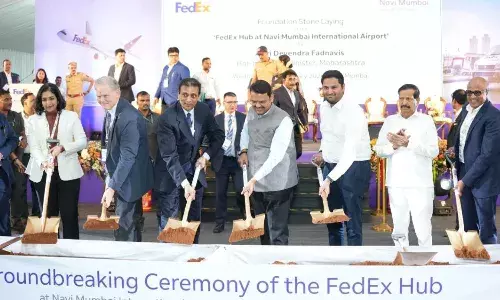 నవీ ముంబై విమానాశ్రయంలో ఆటోమేటెడ్ ఎయిర్ కార్గో హబ్ నిర్మాణానికి శంకుస్థాపన చేసిన FedEx