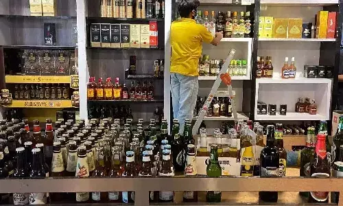 Telangana, Gharana fraud,  liquor manufacturing center, Liquor Scam, CCS Police, Fraud Alert, International Cheater