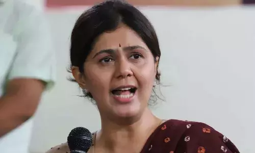 మంత్రి మీటింగ్‌కు రాలేదు.. ఐఏఎస్ అధికారికి షాకిచ్చిన సర్కార్..!