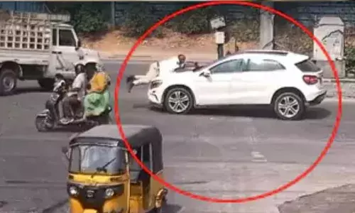 Hyderabad, Drunk Mercedes driver , traffic constable, Gachibowli, arrested, Crime