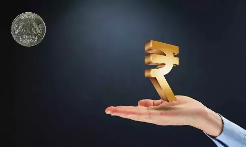 Rupee Fall : యుద్ధం ఎఫెక్ట్.. కుప్పకూలిన రూపాయి విలువ..!