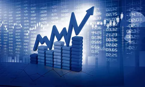 భారీ నష్టాలతో ముగిసిన మార్కెట్లు