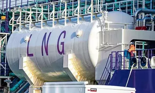 ఎల్‌పీజీ, ఎల్ఎన్‌జీ, ముడి చమురు సరఫరాకు ఎలాంటి సమస్యా లేదు: కేంద్రం