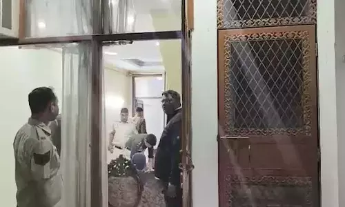 National News, Delhi, Crime News, Sisters found dead