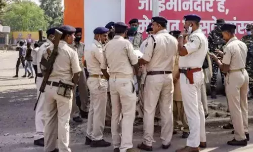 Surat Suicide Case, Swaminarayan Temple Dindoli, Anaesthesia Injection Death, ChatGPT Suicide Search, Surat College Students Death, Dindoli Police Investigation, Forensic Analysis of Mobiles, Accidental Death Case Gujarat