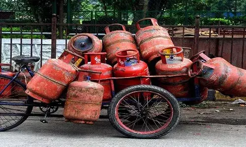 National News, Delhi, GasCylinder, Central Government, Gas Booking, Cooking Gas National News, Delhi, GasCylinder, Central Government, Gas Booking, Cooking Gas