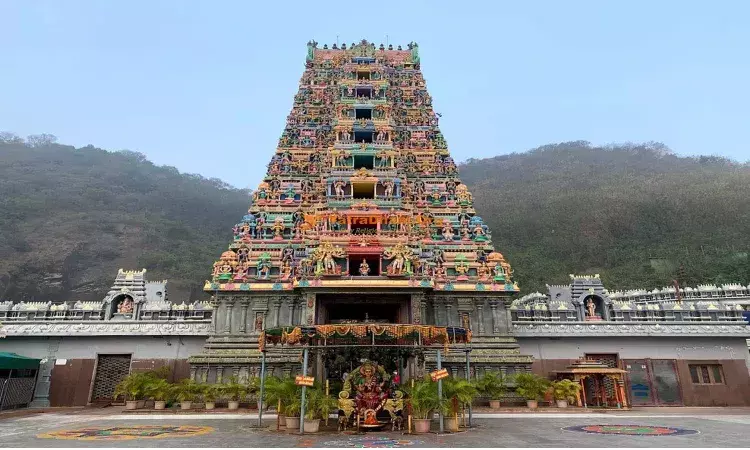 Andrapradesh, Vijayawada, Indrakeeladri, Kanaka Durga temple, Hundi Collections