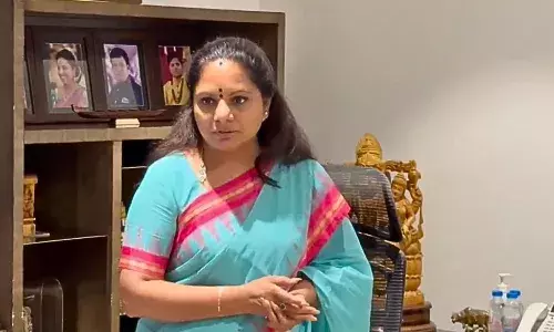 కవితకు మళ్లీ నోటీసులు ఇచ్చిన CBI అధికారులు