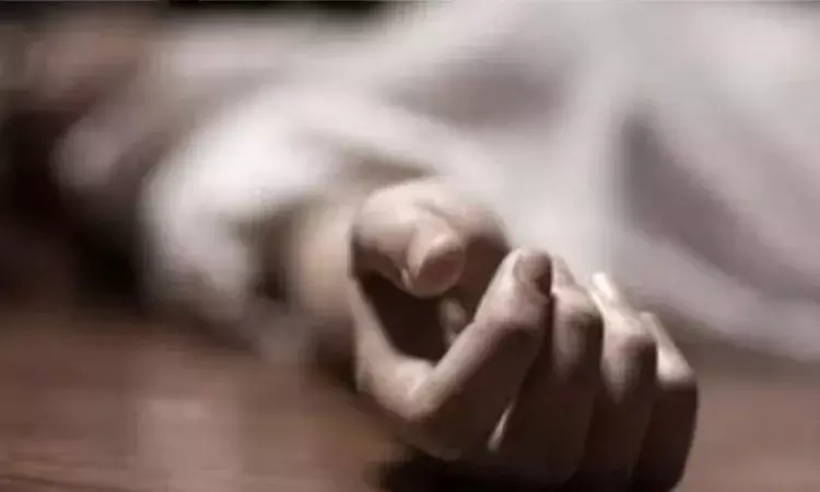 గుడిసెలో జంట.. తలలు పగులగొట్టి..