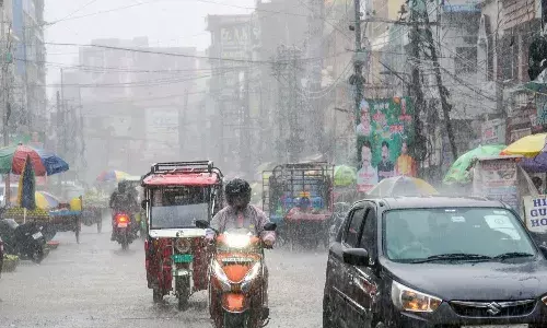 Telugu States Weather Update, Telangana Heavy Rain Alert, Andhra Pradesh Rain Forecast, APSDMA Lightning Warning, Hyderabad Weather Report, Rain in North Andhra, Trough Effect Weather Telugu States Weather Update, Telangana Heavy Rain Alert, Andhra Pradesh Rain Forecast, APSDMA Lightning Warning, Hyderabad Weather Report, Rain in North Andhra, Trough Effect Weather