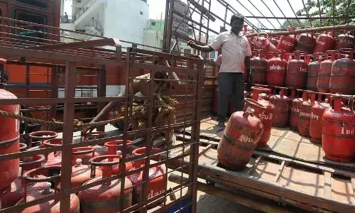 ఆ గ్యాస్ కనెక్షన్ ఉన్న‌వారికి ఊహించని షాకిచ్చిన ప్ర‌భుత్వం