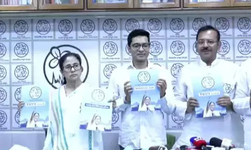 10 హామీలతో బెంగాల్‌ను గెలుచుకునేందుకు సిద్ధమవుతున్న మమతా బెనర్జీ..!