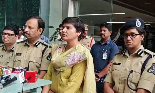 అవ‌న్నీ పూర్తిగా పుకార్లే.. హైదరాబాదులో పెట్రోల్, డీజిల్ కొరత వార్త‌ల‌పై సీపీ, కలెక్టర్ క్లారిటీ