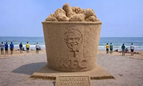 ఆర్కే బీచ్‌లో ఎత్తైన ఇసుక బకెట్‌ను ఆవిష్కరించిన కేఎఫ్‌సీ