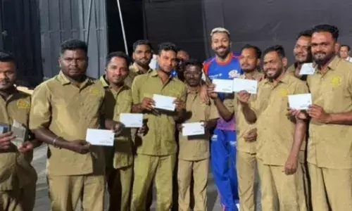 వారికి తలా 10 లక్షలు పంచిన హార్దిక్ పాండ్యా