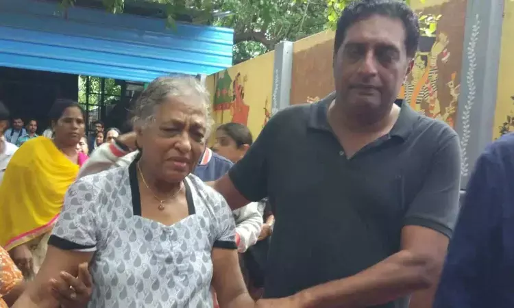 Prakash Raj Mother Death, Suvarnalatha Passes Away, Actor Prakash Raj Family, Bengaluru Funeral, Film Industry Condolences, Tollywood News