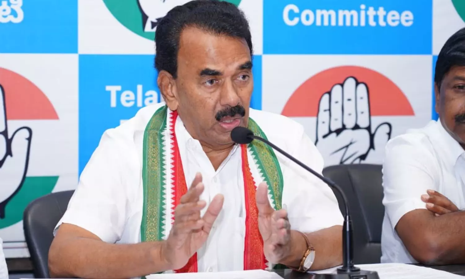 ఇలాంటివి పునరావృతం అయితే చూస్తూ ఊరుకోం.. ఏపీ ప్రభుత్వానికి మంత్రి జూపల్లి హెచ్చరిక ఇలాంటివి పునరావృతం అయితే చూస్తూ ఊరుకోం.. ఏపీ ప్రభుత్వానికి మంత్రి జూపల్లి హెచ్చరిక