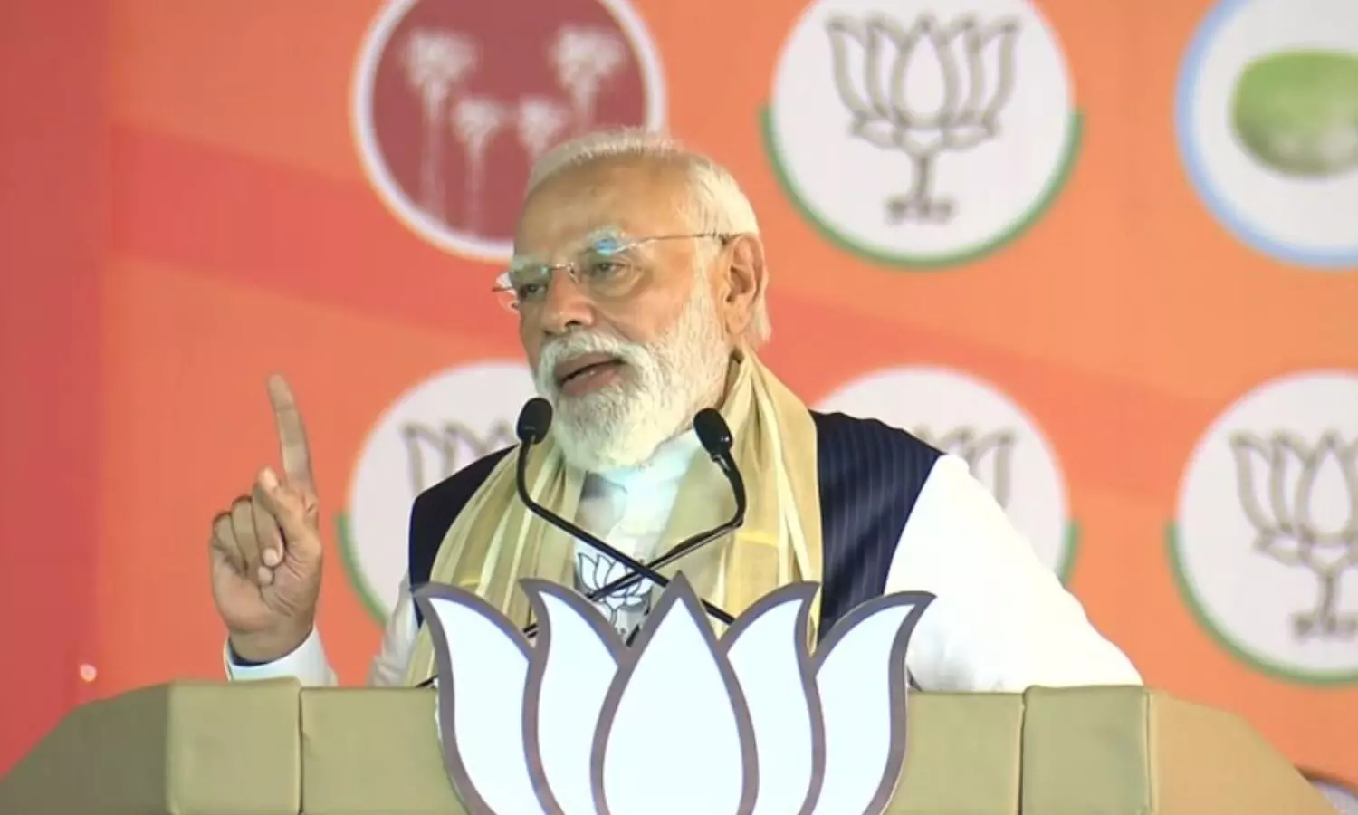 కేరళలో బీజేపీయే అసలైన ఏ టీమ్ : ప్రధాని మోదీ కేరళలో బీజేపీయే అసలైన ఏ టీమ్ : ప్రధాని మోదీ