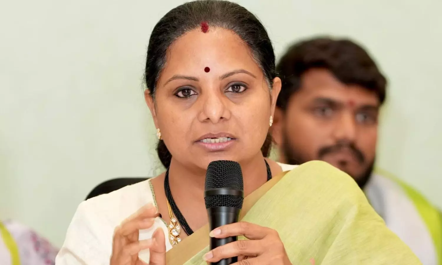 ప్రైవేట్ విద్యాసంస్థల ఫీజుల దోపిడీపై ముఖ్యమంత్రి మౌనం ఎందుకు.? ప్రైవేట్ విద్యాసంస్థల ఫీజుల దోపిడీపై ముఖ్యమంత్రి మౌనం ఎందుకు.?