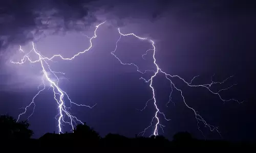 AP : రాబోయే మూడు గంటలు జాగ్ర‌త్త‌.. ఈ జిల్లాల‌కు పిడుగుపాటు హెచ్చరిక..!