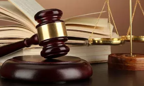 సహోద్యోగిని ఆంటీ అని పిలిచినందుకు రూ. 1.8 లక్షల జరిమానా విధించిన కోర్టు..!