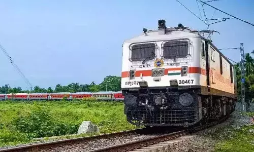 Telangana, Nalgonda, PalnaduExpress, IndianRailways, TrainDelay, PublicTransport