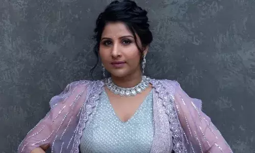 అసత్య ప్రచారం చేస్తున్నారు : మంగ్లీ