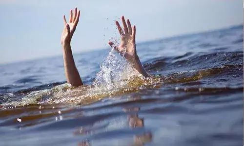 Telangana, Vikarabad, Tragedy, SuspiciousDeath, PoliceInvestigation, NasanpalliLake