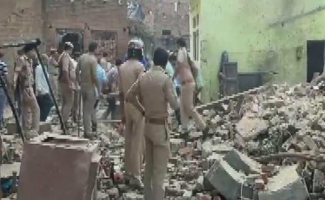పేలిన బాణాసంచా..ఆరుగురు మృతి