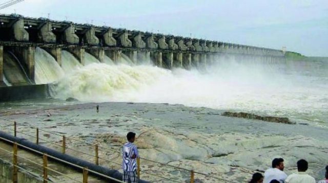 శ్రీరాం సాగర్ ప్రాజెక్ట్కు పెరుగుతున్న వరద నీరు