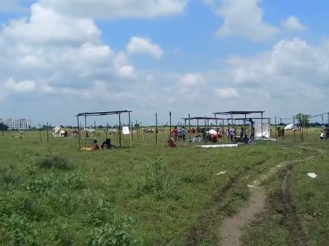 అమరావతికి కూతవేటు దూరంలో భూ కబ్జాలు..!
