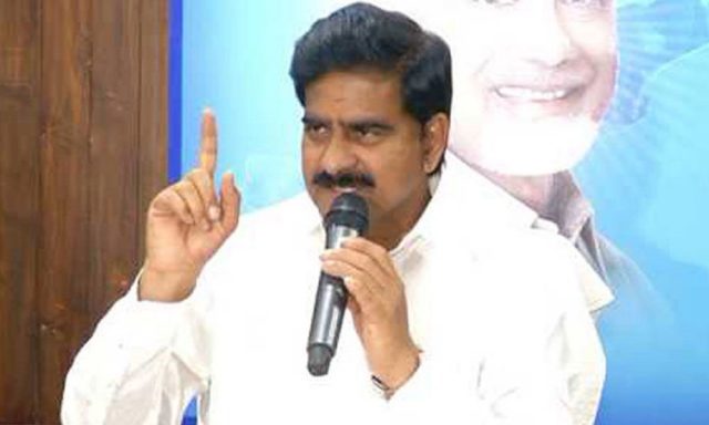 వైఎస్ఆర్ సీపీ ప్రభుత్వం జాతి ద్రోహానికి పాల్పడింది: దేవినేని ఉమా